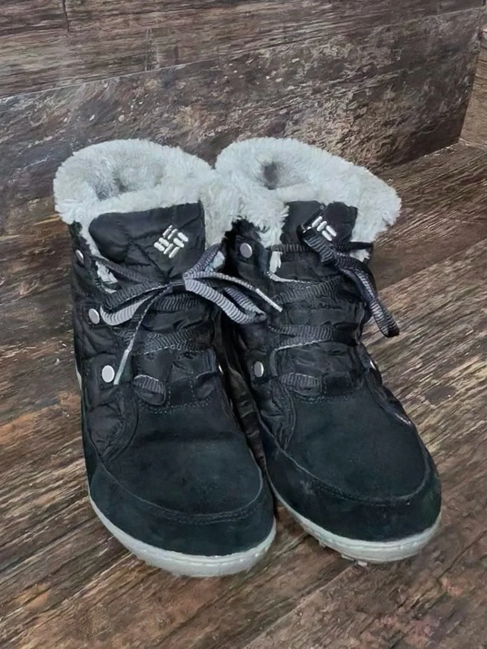 Columbia Black Quilted Faux Fur Lined Winter Boots